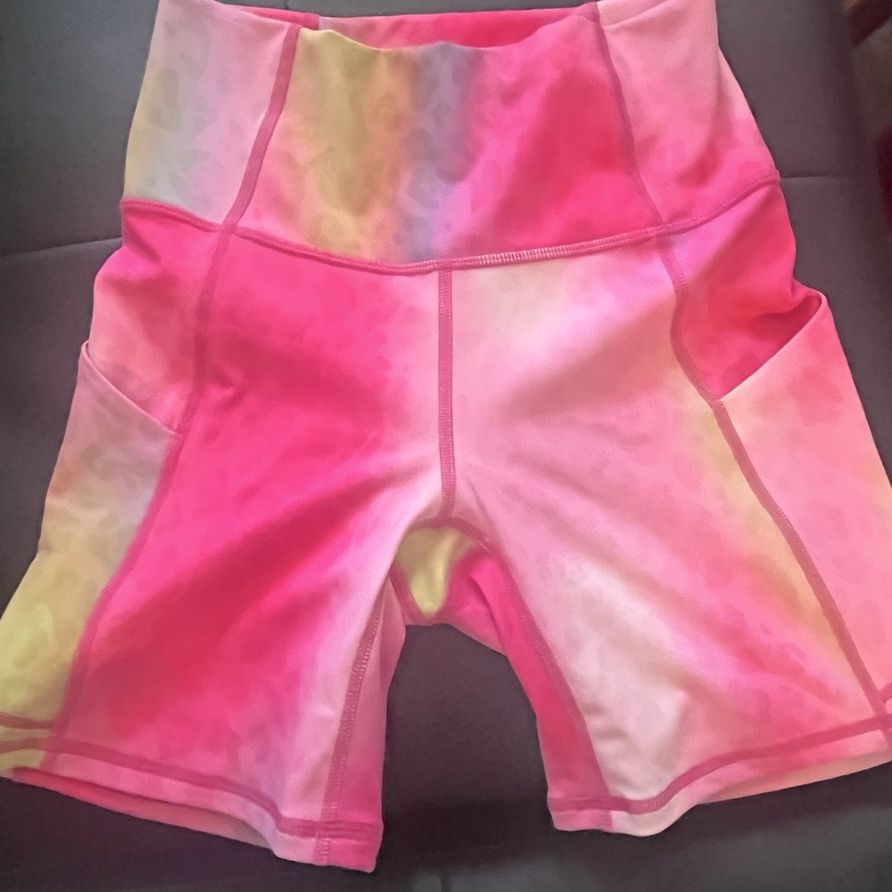 Fabletics Oasis High - Waisted 6” Shorts